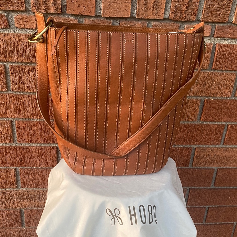 🧡🤍HOBO Catalina Hobo Bag Cognac Leather Vertical Stitch Hobo Shoulder Bag .